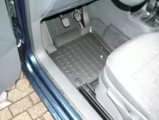 Резиновый коврик с защитными бортами CARBOX купить